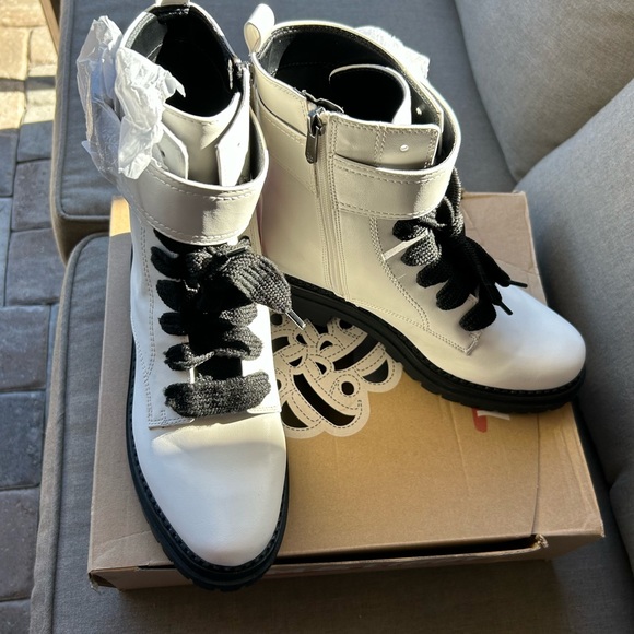 BRAND NEW IN BOX. Sam & Libby Samantha White Embellished Combat Boots Size 10 - Picture 5 of 8